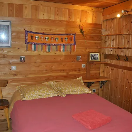 Des Touristes Hotel 2*