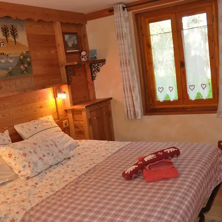Des Touristes Hotel 2*